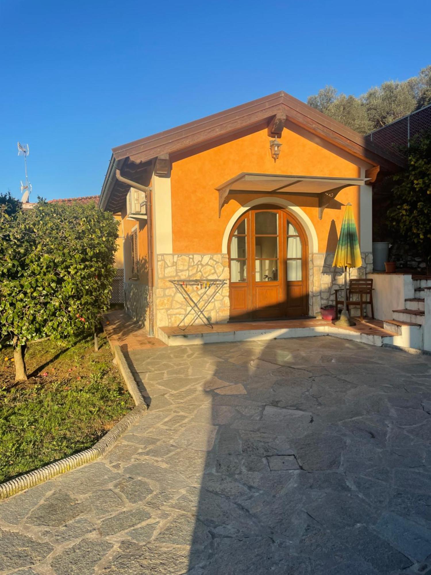 Monolocale Apartment Massarosa Bagian luar foto